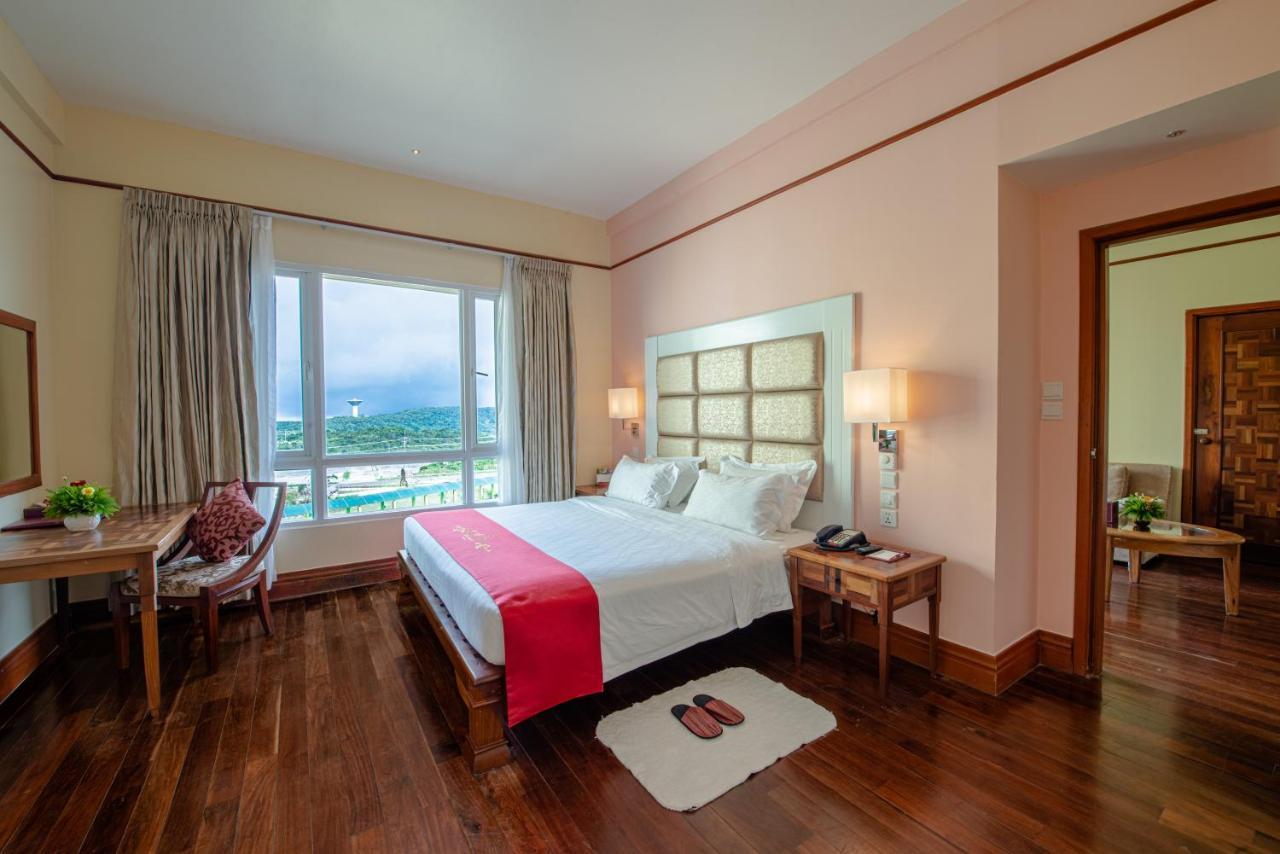 Thansur Sokha Hotel Kampot Exterior photo